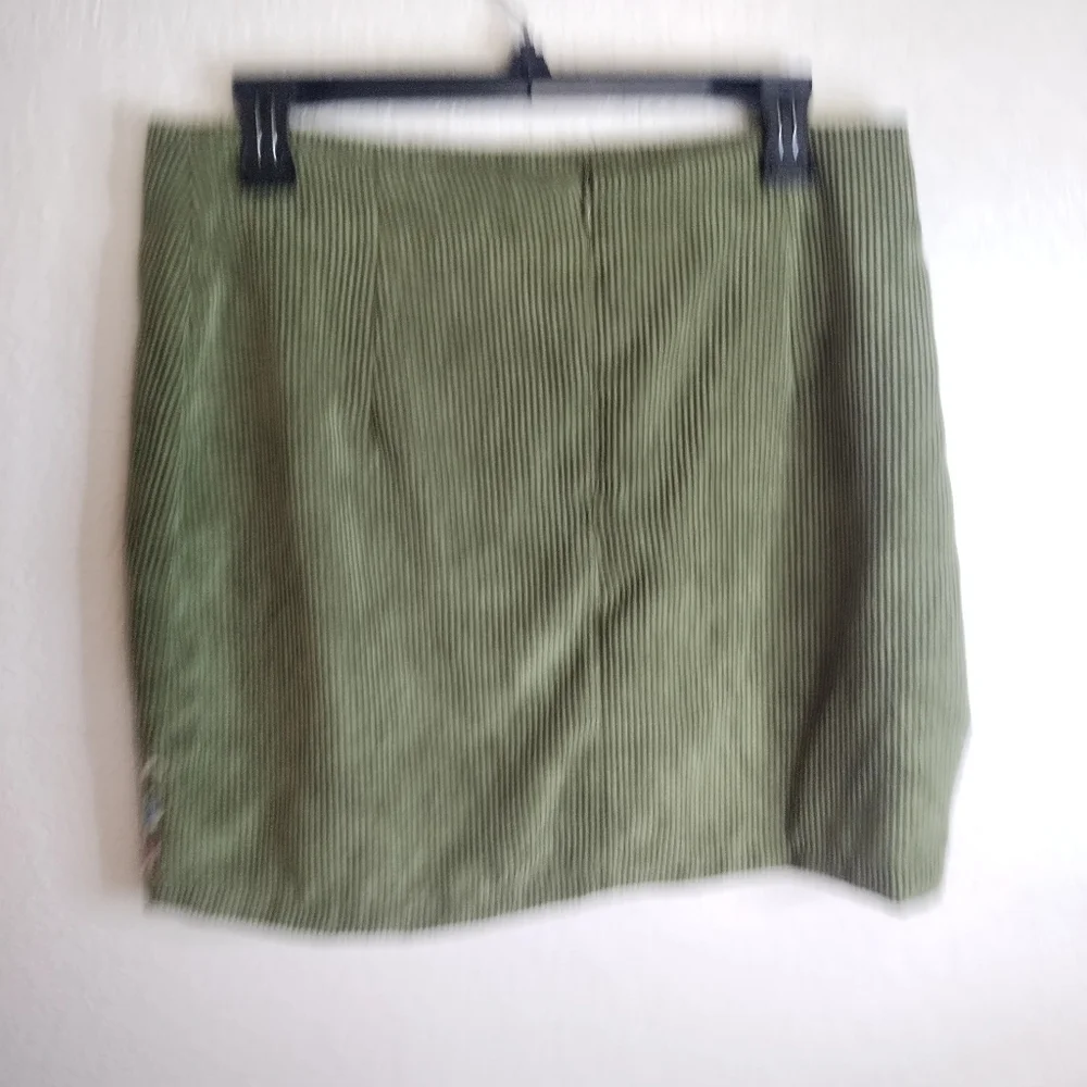 NWT Umgee Floral Embroidered Corduroy Mini Skirt Sz L